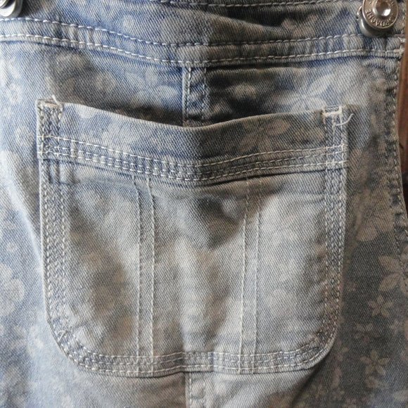 Jordache Distressed Floral Denim Girls Overall Shorts~LG 10-12~Cute~ - Picture 5 of 8